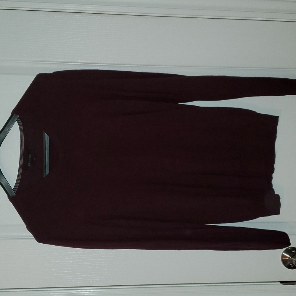 RW&Co Medium Maroon Sweater